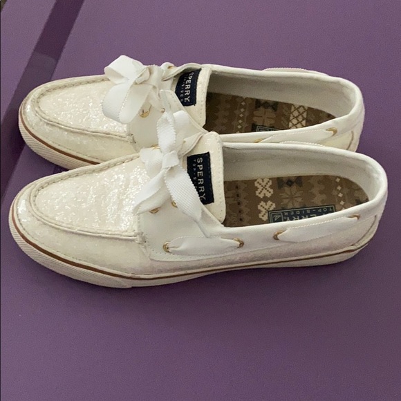 shoes - Picture 2 of 6